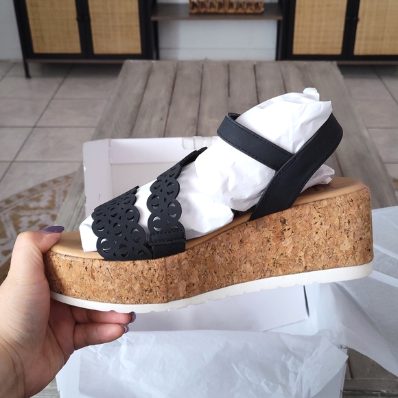 NEW EVANS FLATFORM EMMA SANDAL IN BLACK (WIDE WIDTH) - Picture 9 of 11